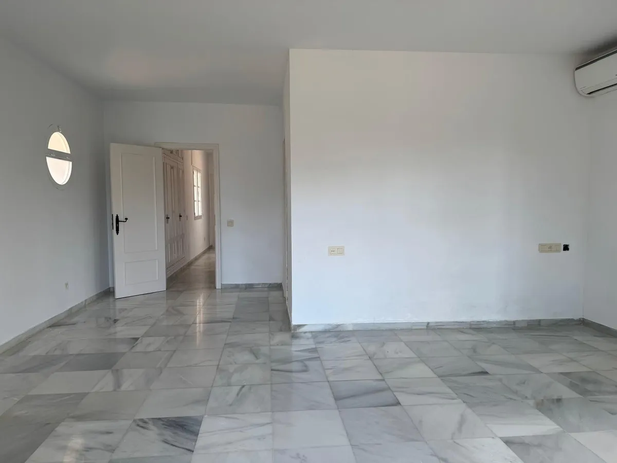 90d43ff9-15f1-4d64-bf32-130977c2ac38