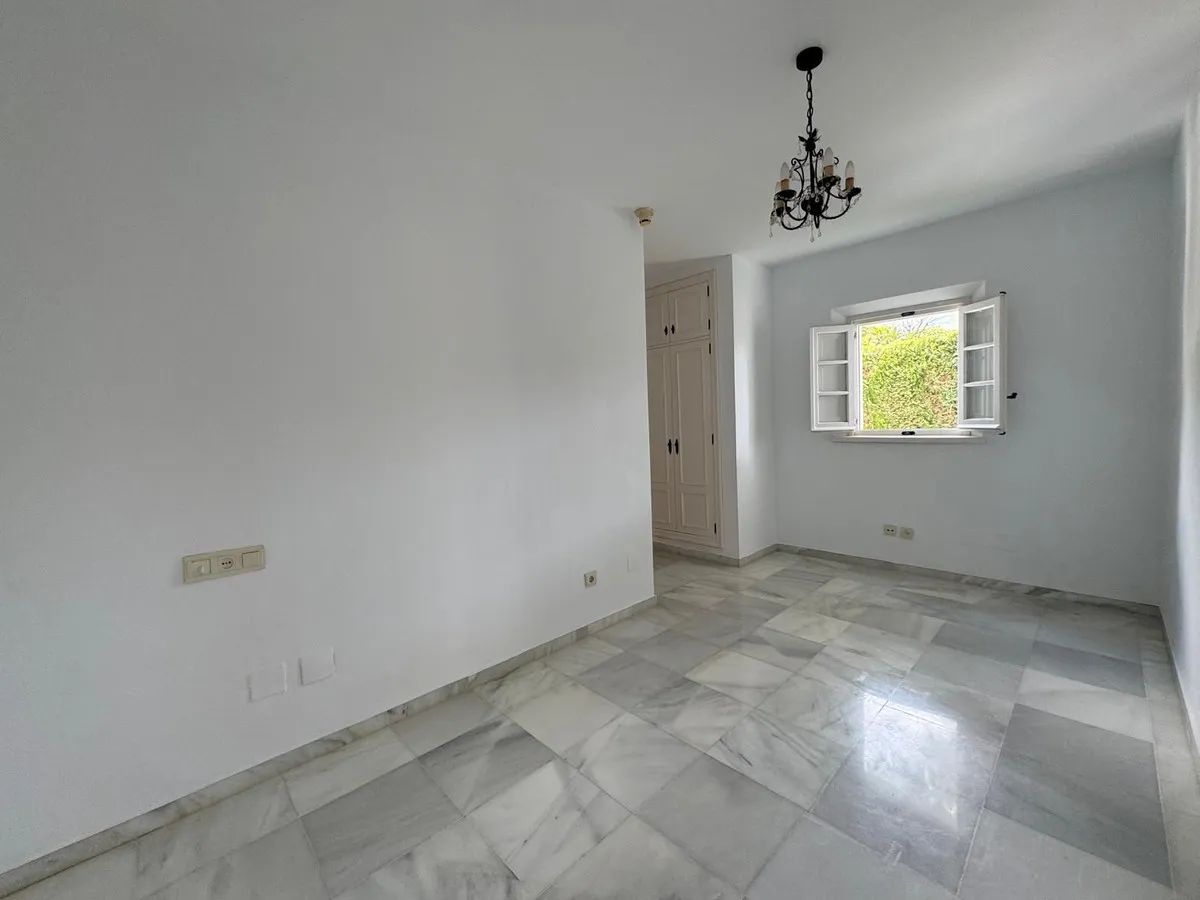 d4b40ba0-f923-4eb5-9cf0-9f3396cb8956