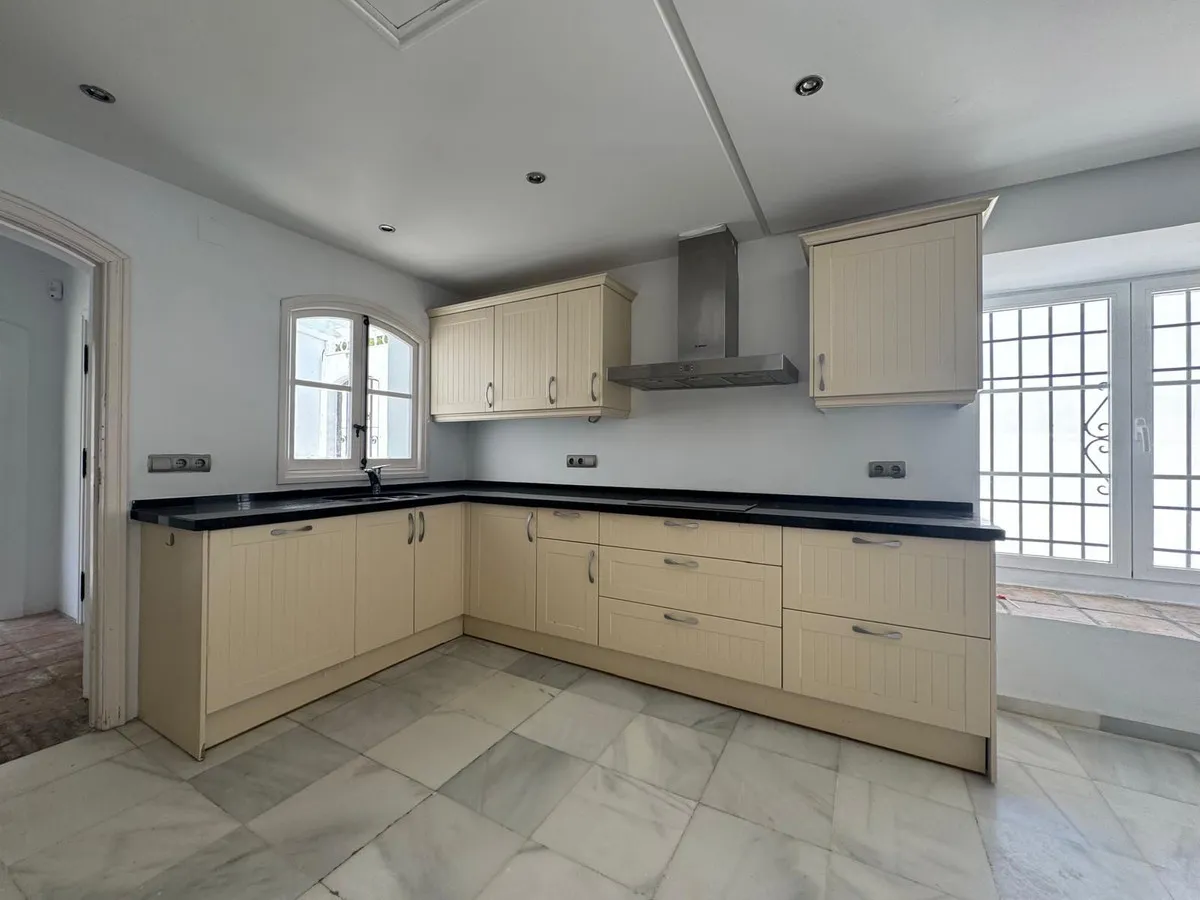 f7649067-a227-44dc-b3b7-395ba1d3faa7