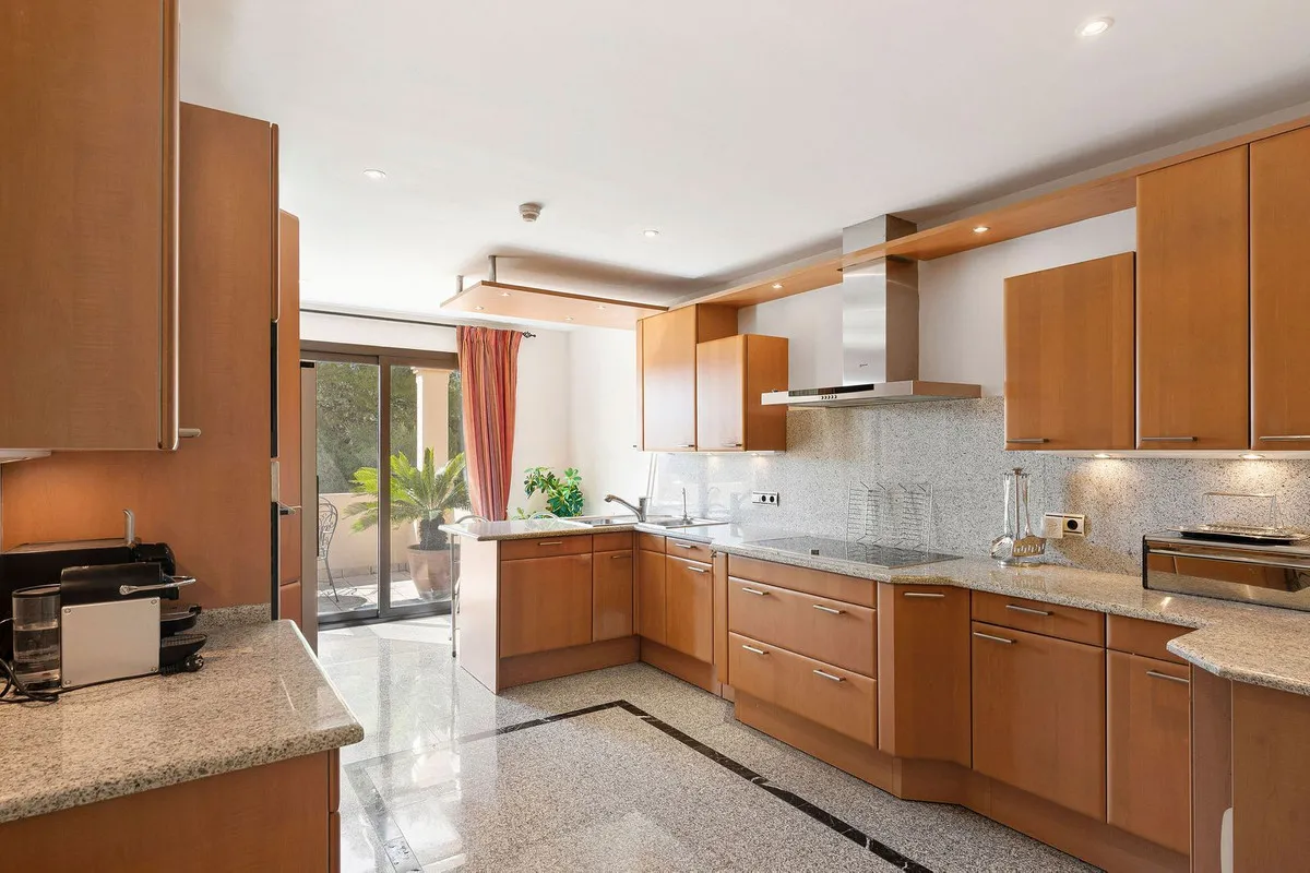 b4bd1270-a052-4644-b66a-d2506bbaaa44