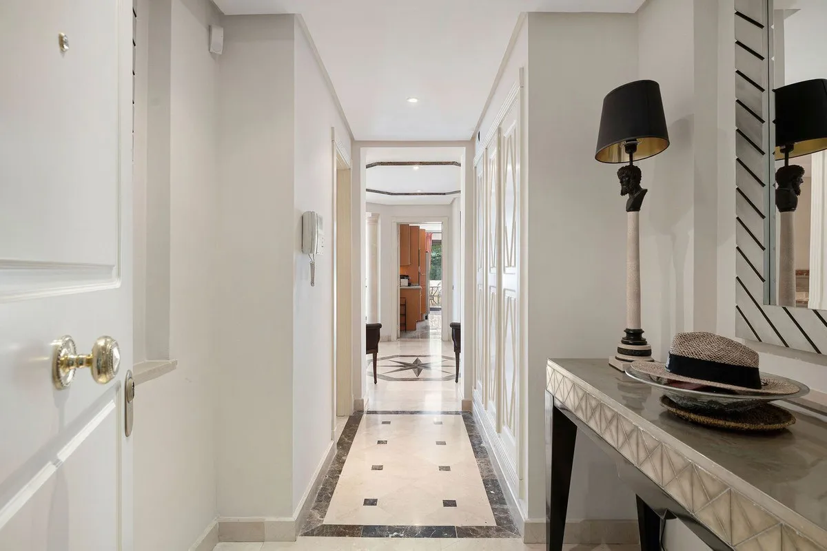 e60e9126-d226-4f1e-b661-bfd72de23395