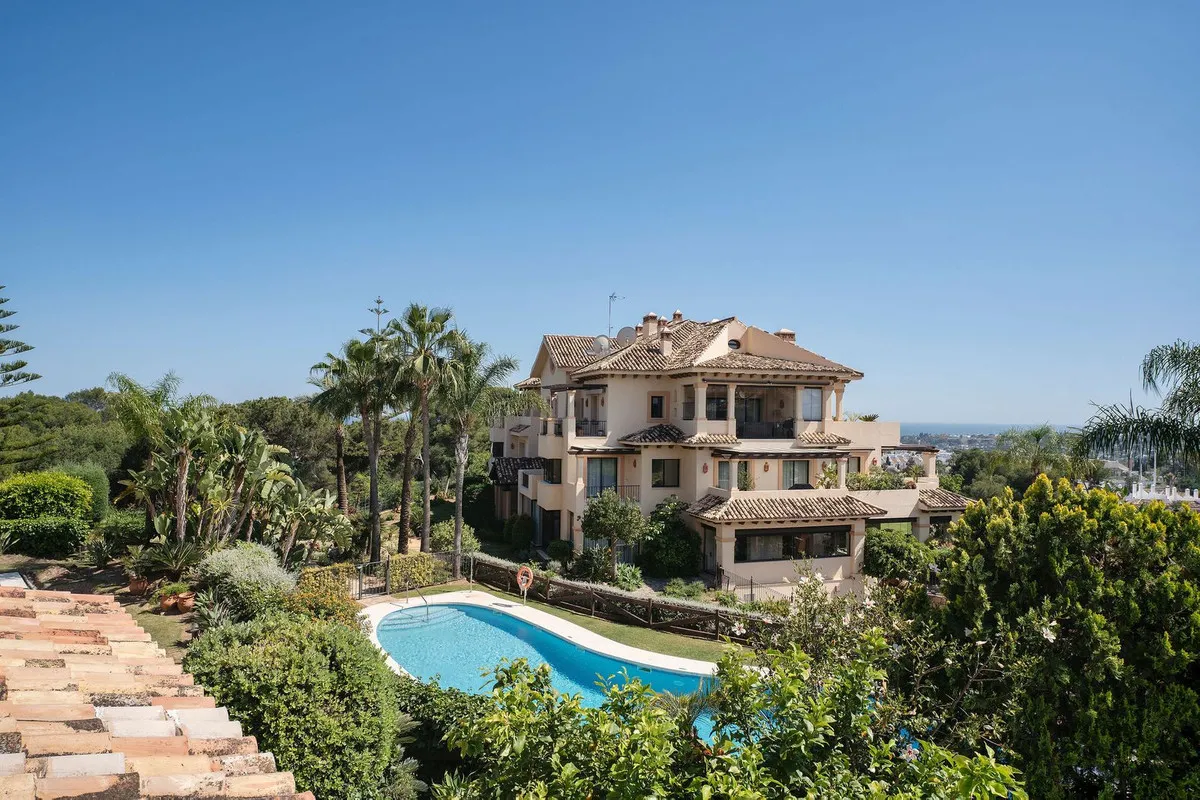 e9b4004e-3e11-4638-9b81-d69f30bd5429