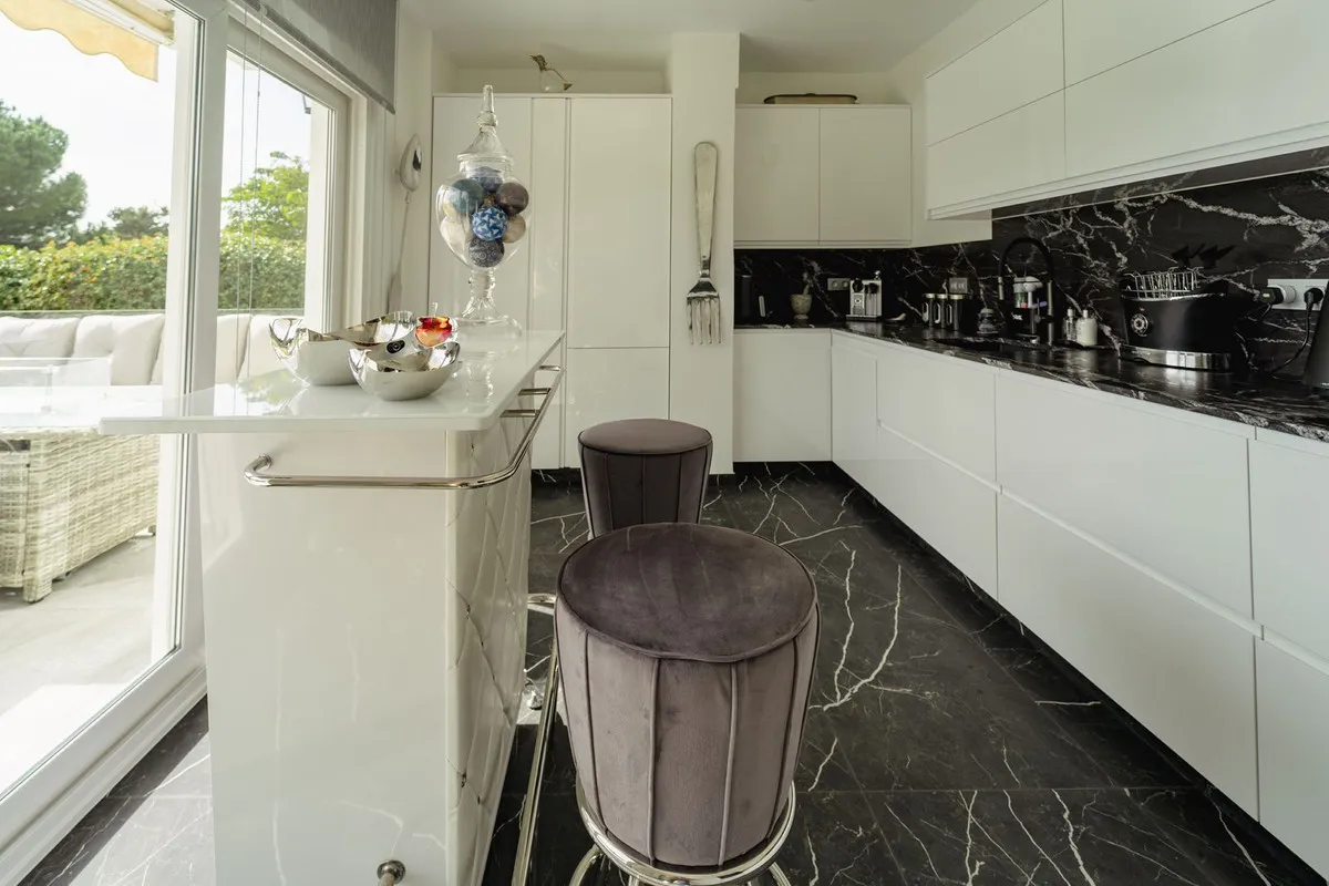 29a8472b-ffe4-497a-be26-f37e99b4818a