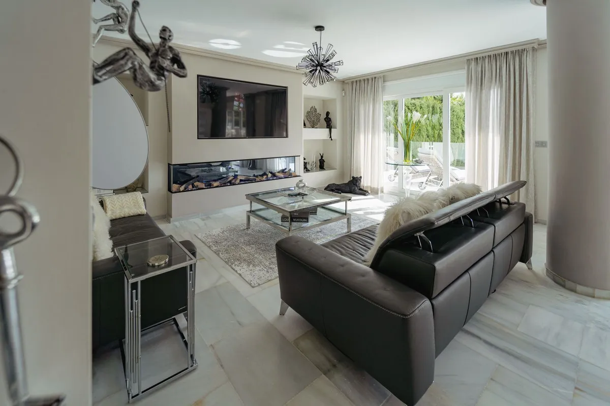 57f42187-6b20-48ac-a1ef-567779475b5d