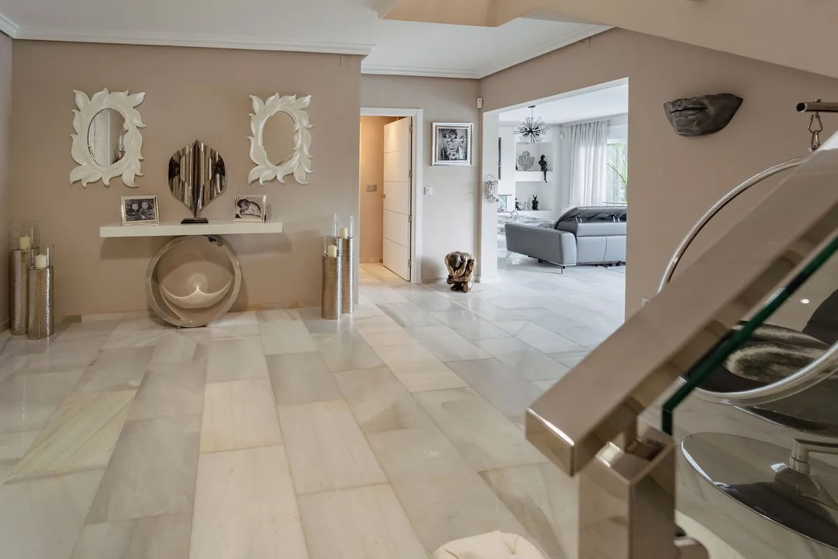 5aabf50b-5243-4055-8e27-7252c966f20c