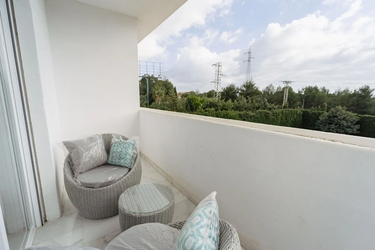 e1ef6201-f0e9-4b37-9ecd-4811132ddf9b