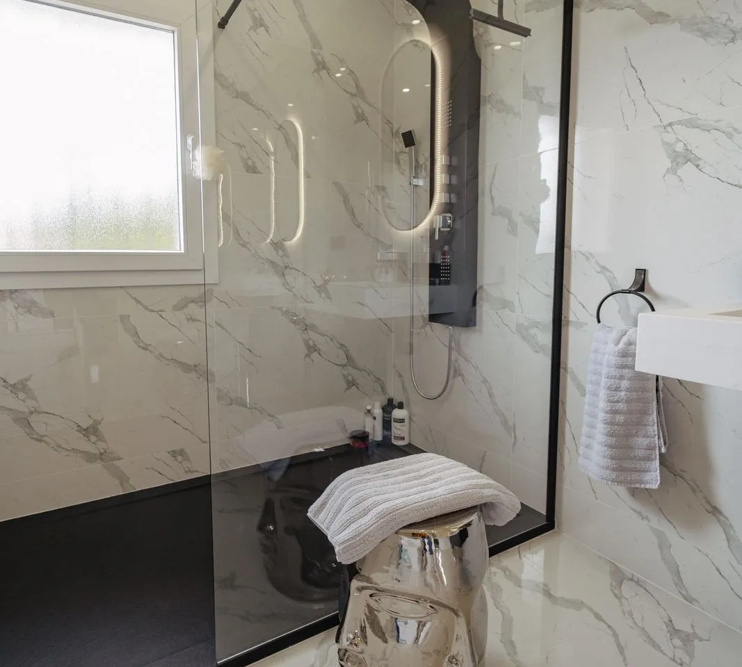 eb23b73d-c218-44f2-b06c-98f6910d4c66