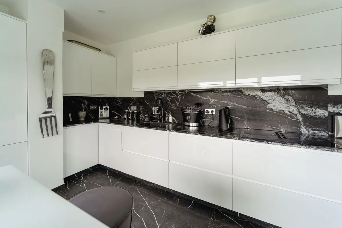 f466d0cc-3ab7-4af4-b115-9ce173ecbf06