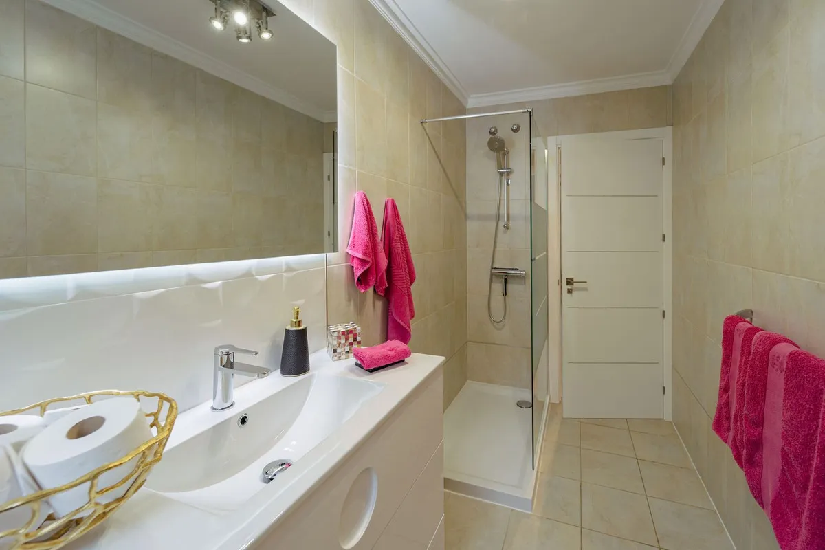 f825e7b9-b62c-4732-97ef-8530f58f1e15