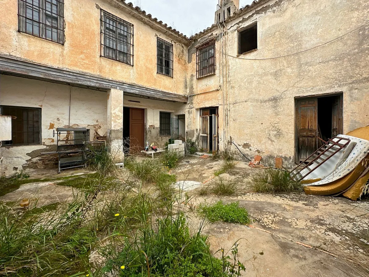 d6c4a3cb-df8f-4afa-b69a-8d35635373ae