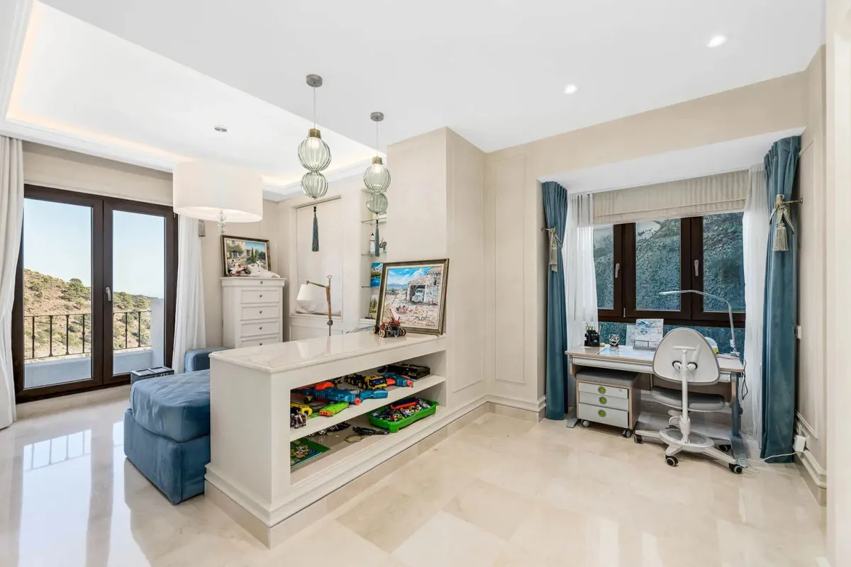 c0a2e522-4985-4c34-b030-4059dab30463