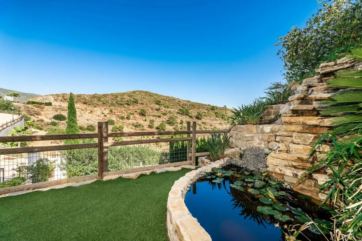 e6120e20-5d66-438d-a75f-fec1554564ab