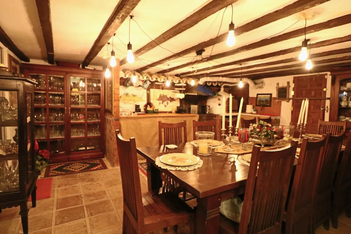 c2e65442-5734-43ed-9113-ff84065a39a9