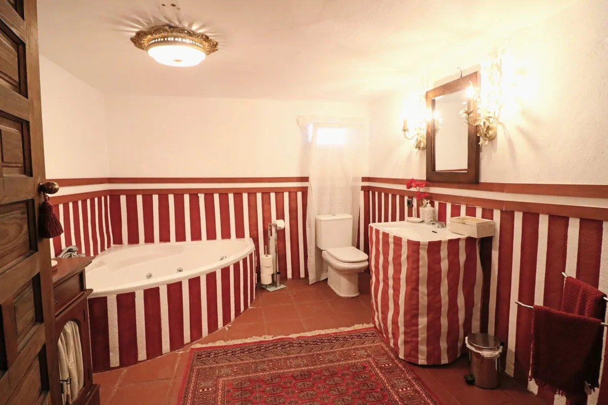 d4f40593-7f60-44aa-9acc-fe19610b84cc