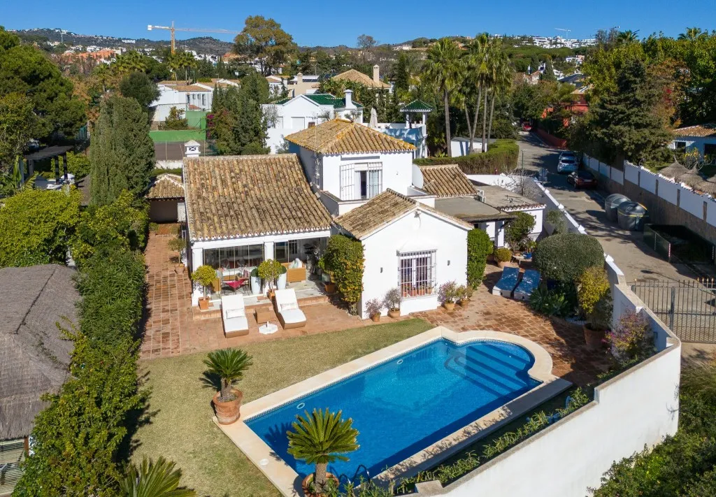 Coastal Charm Villa in Artola Baja, Marbella