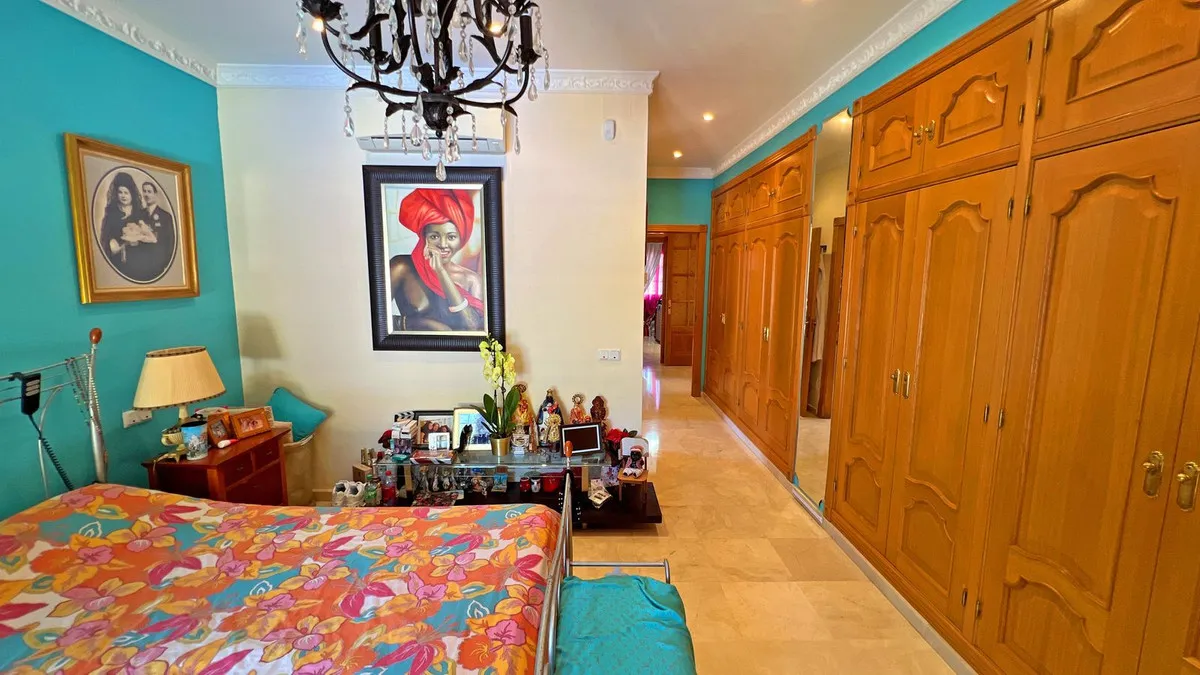 0a37b28c-e979-45d1-9377-320a38438bcd