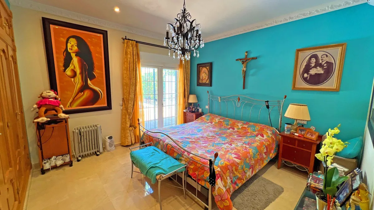 1838e109-a0dd-40f5-9322-42c4b8680227