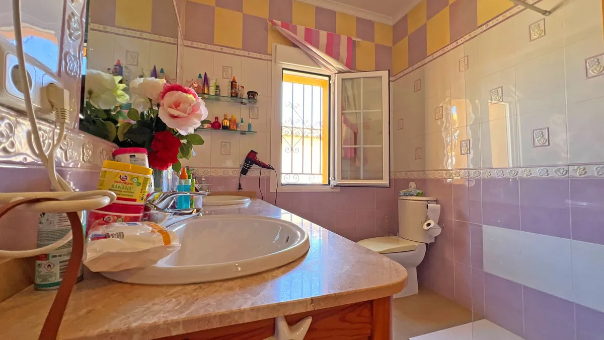 57b0a1a6-21c5-4b7c-a5f2-ffcc36e5348a