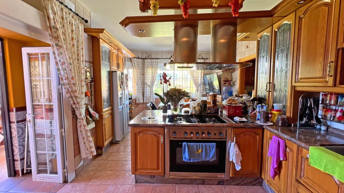 8d1131ee-e023-406b-96e1-c8612209bd06