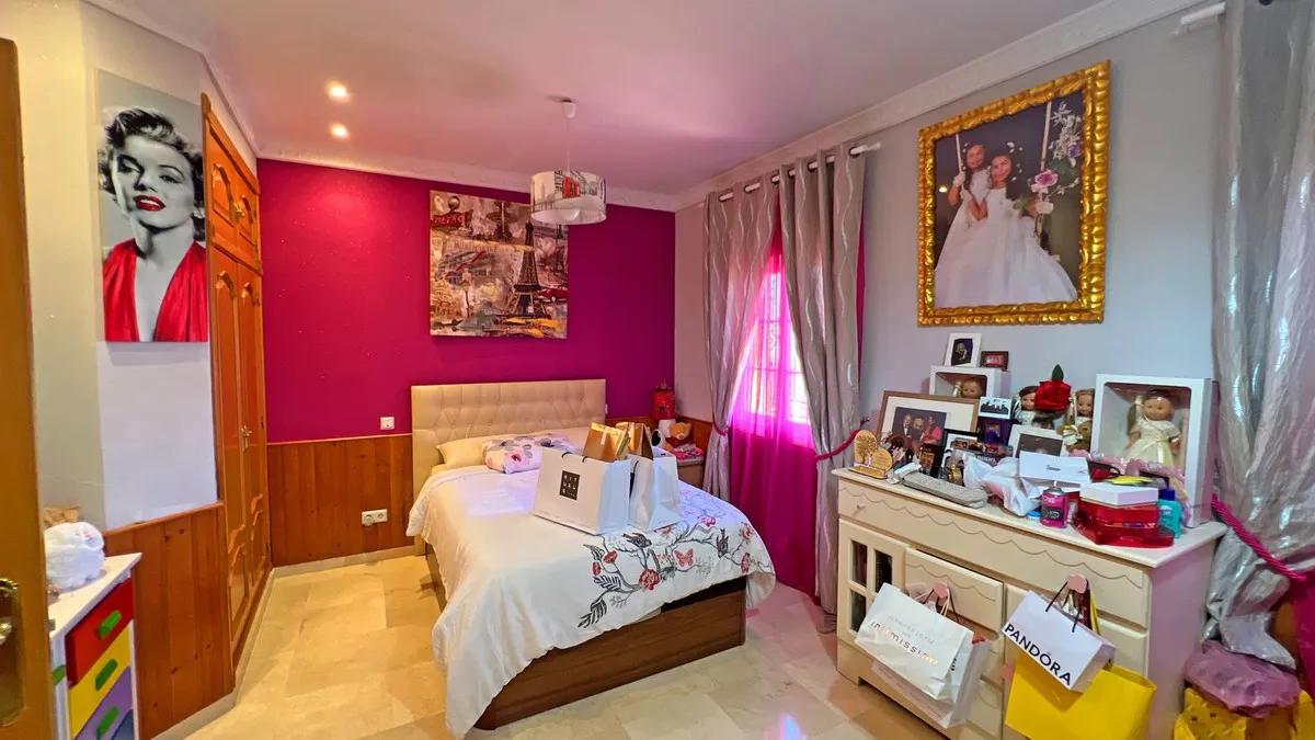 af34b186-d143-42f2-be74-8e52fb4ee099