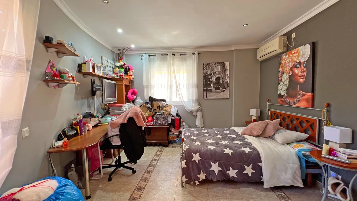 c2b585b1-5aba-4977-ab51-d7a8c45b3dde