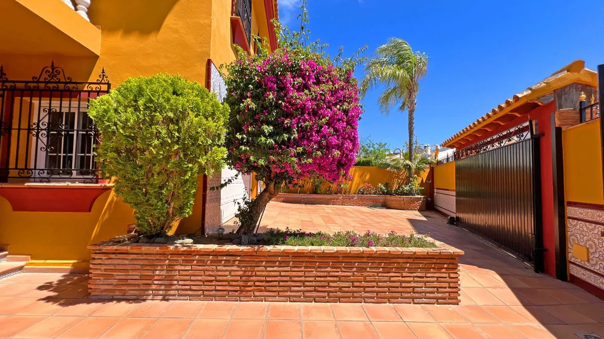 d06cc1de-3d7d-484c-8be4-778f1638f4cf