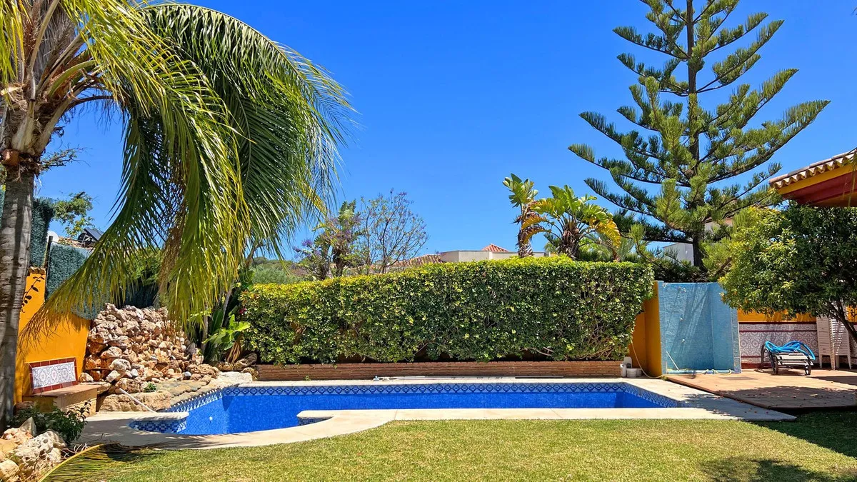 f3786b1a-95fd-42cc-8f58-9ef5bf3bd427