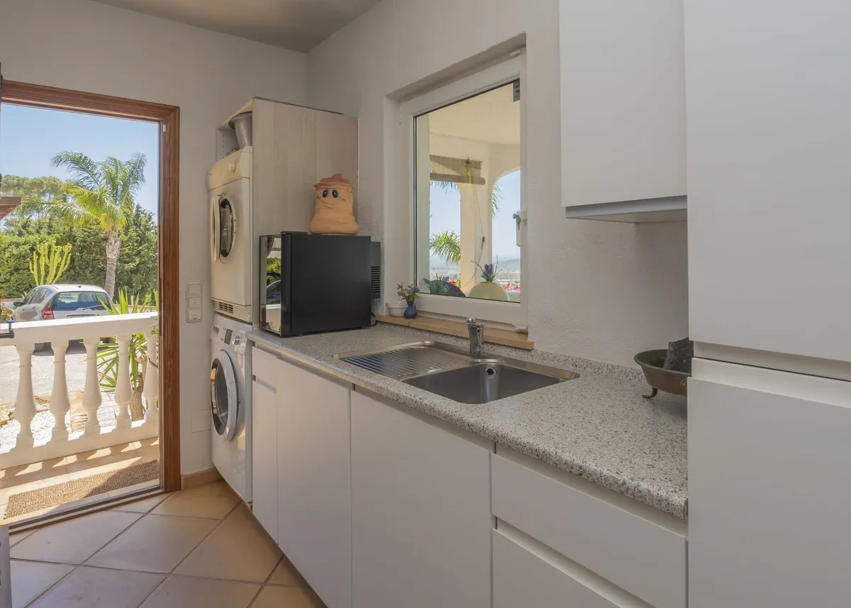 1517eef3-92cf-4ccd-b401-05cda53688cc