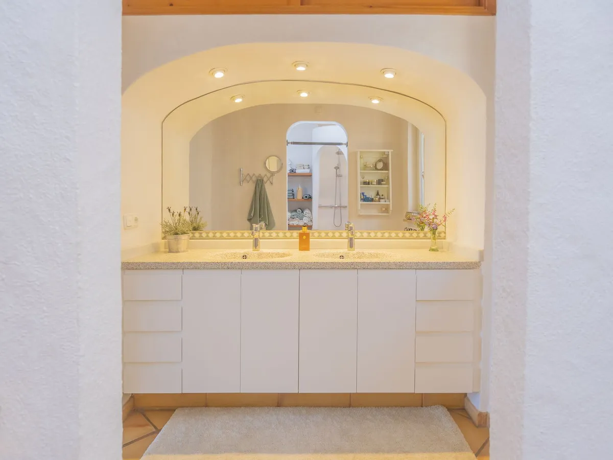 87b2ba86-4f77-4e7f-8b48-13702f287dc4