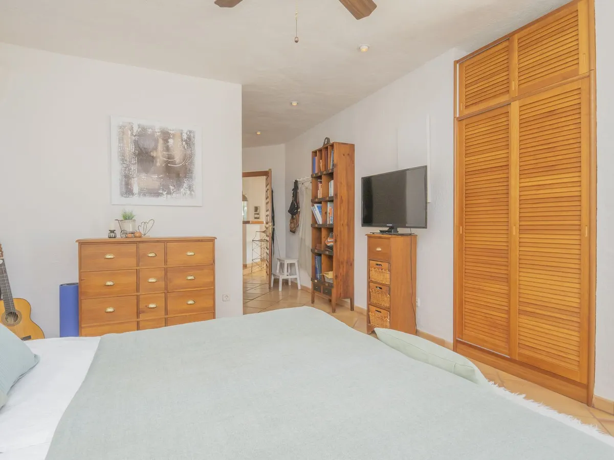 f22c5cf3-0ece-475f-b176-70976c871e82