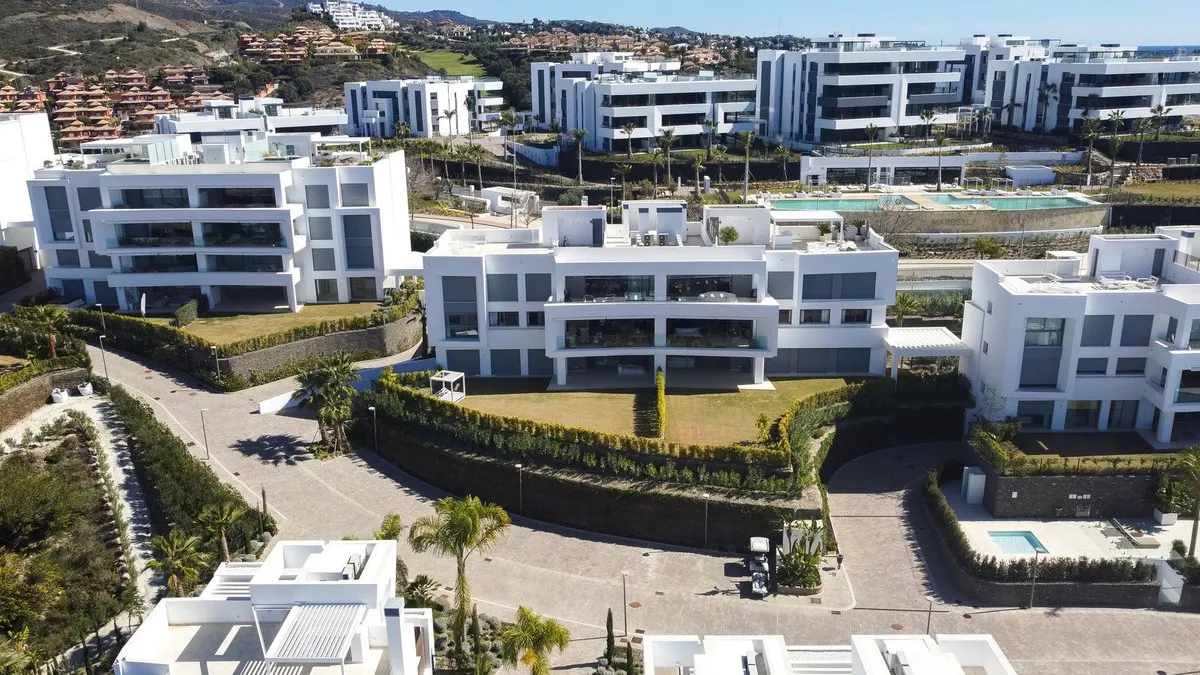 06e7b663-6d26-4efe-8ecb-56e0f6b3fad5