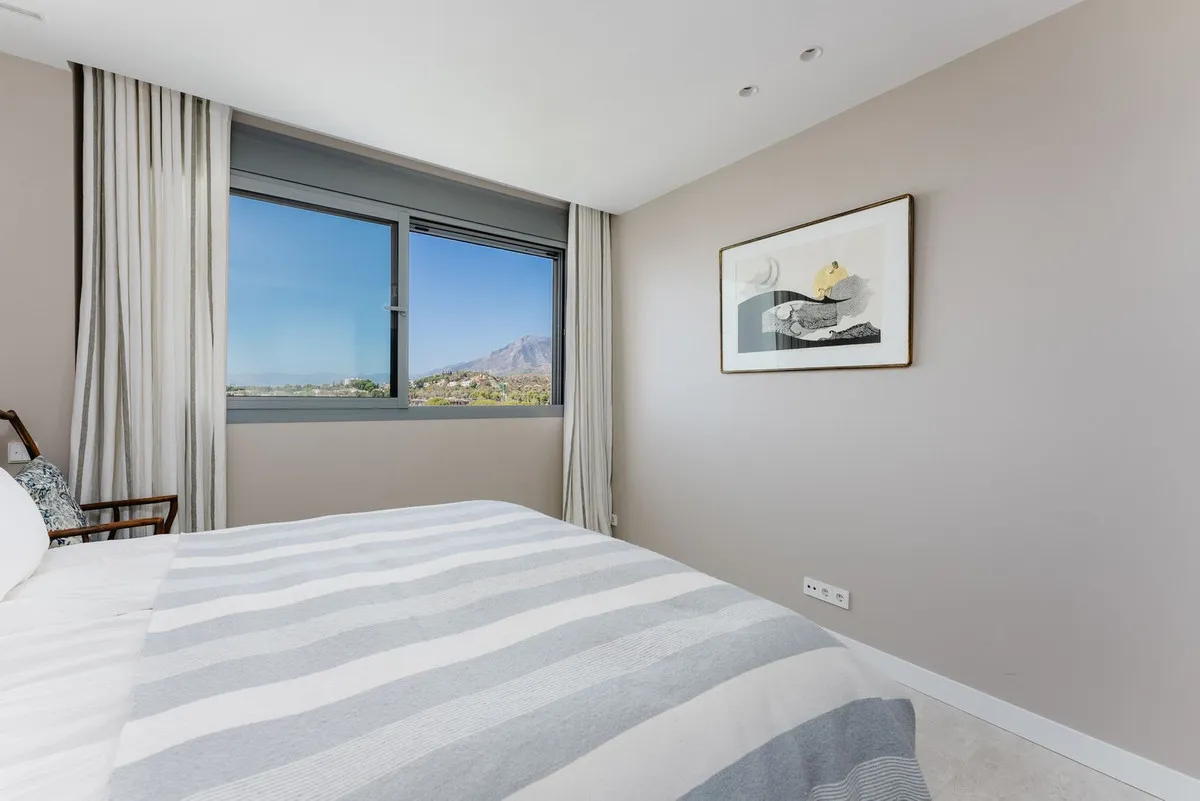 b328d78d-f9a4-4be3-8163-1fc4c75adb22