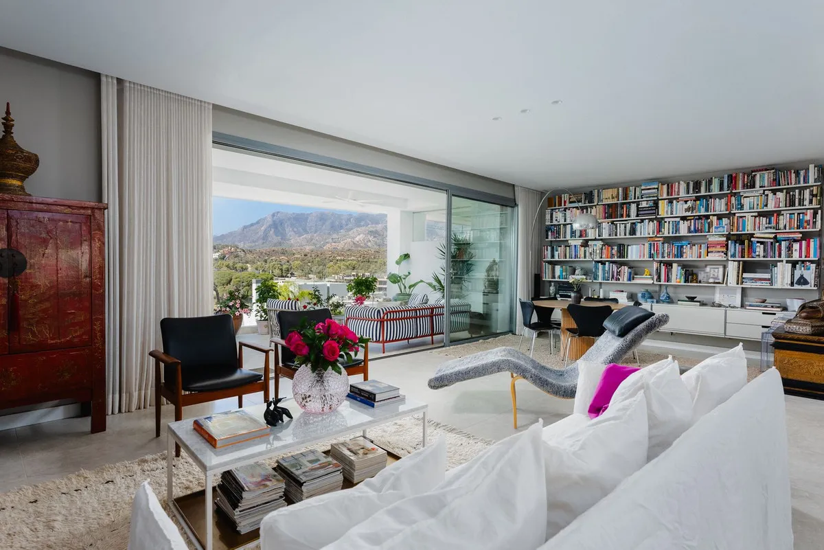 e9d02e76-2ca8-4c2e-b1a3-bd28508c32e5