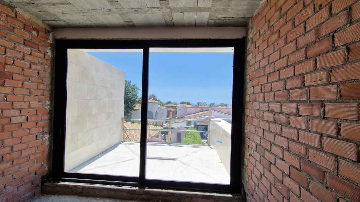 231cff35-2edb-41c0-9aec-6029a45c79af