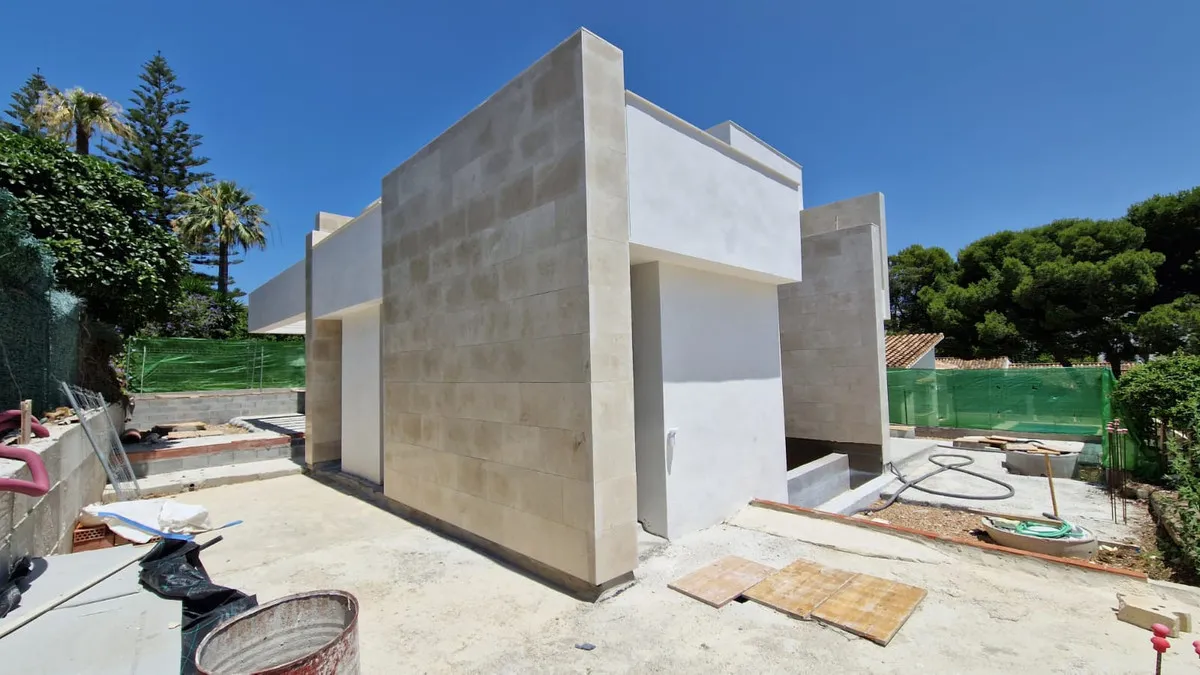 b6f58409-1b25-4b8f-b05a-9ae7c12f752e