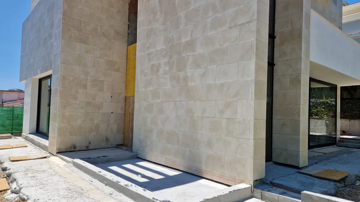 fc15b001-6a80-4886-8fc1-993543beecda