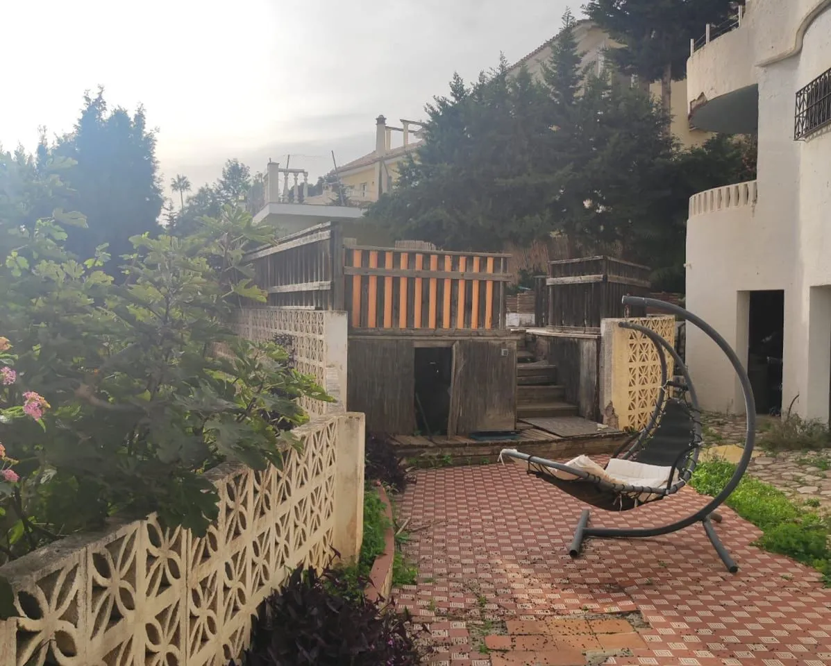 a5d49baa-c8fd-4e98-b384-32940117dd12