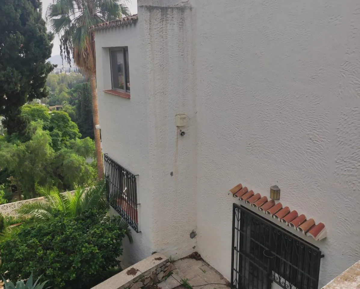 ed8b9b62-3367-474b-b8d7-abed36598d3a