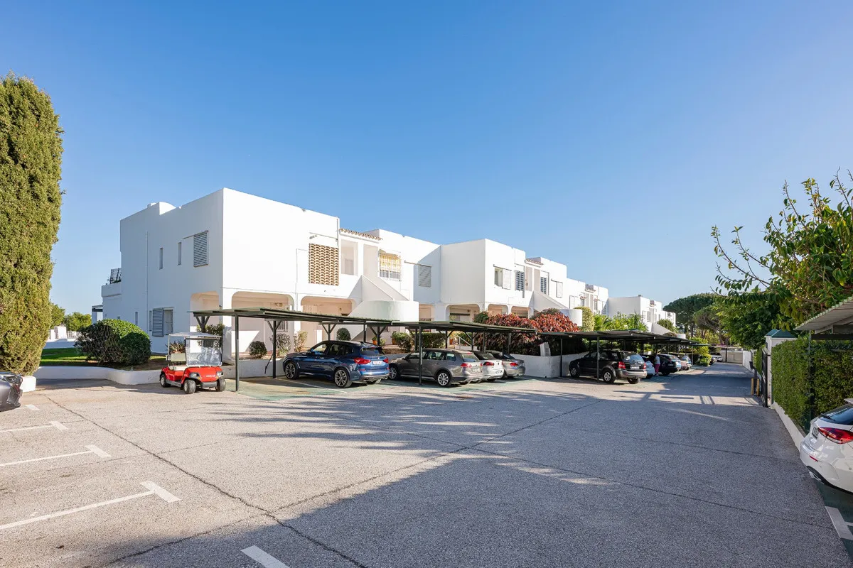 369e63df-feaa-4ac9-a249-10580d875228