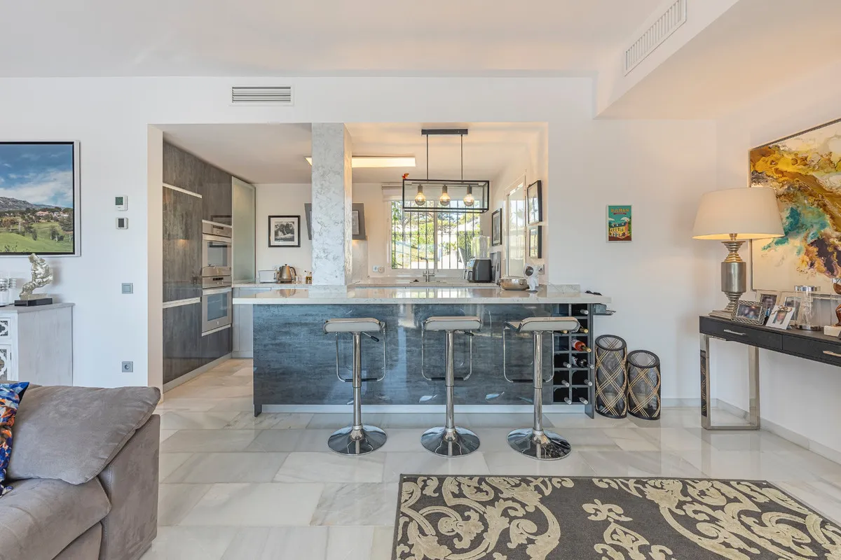 7592d8bd-3e9c-447e-aaef-cee01a8ed577