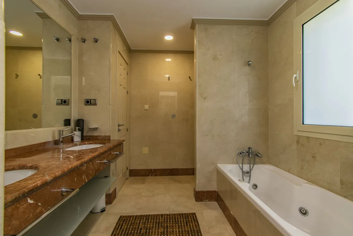 02b8ea81-d680-4800-988d-f6808dc62697