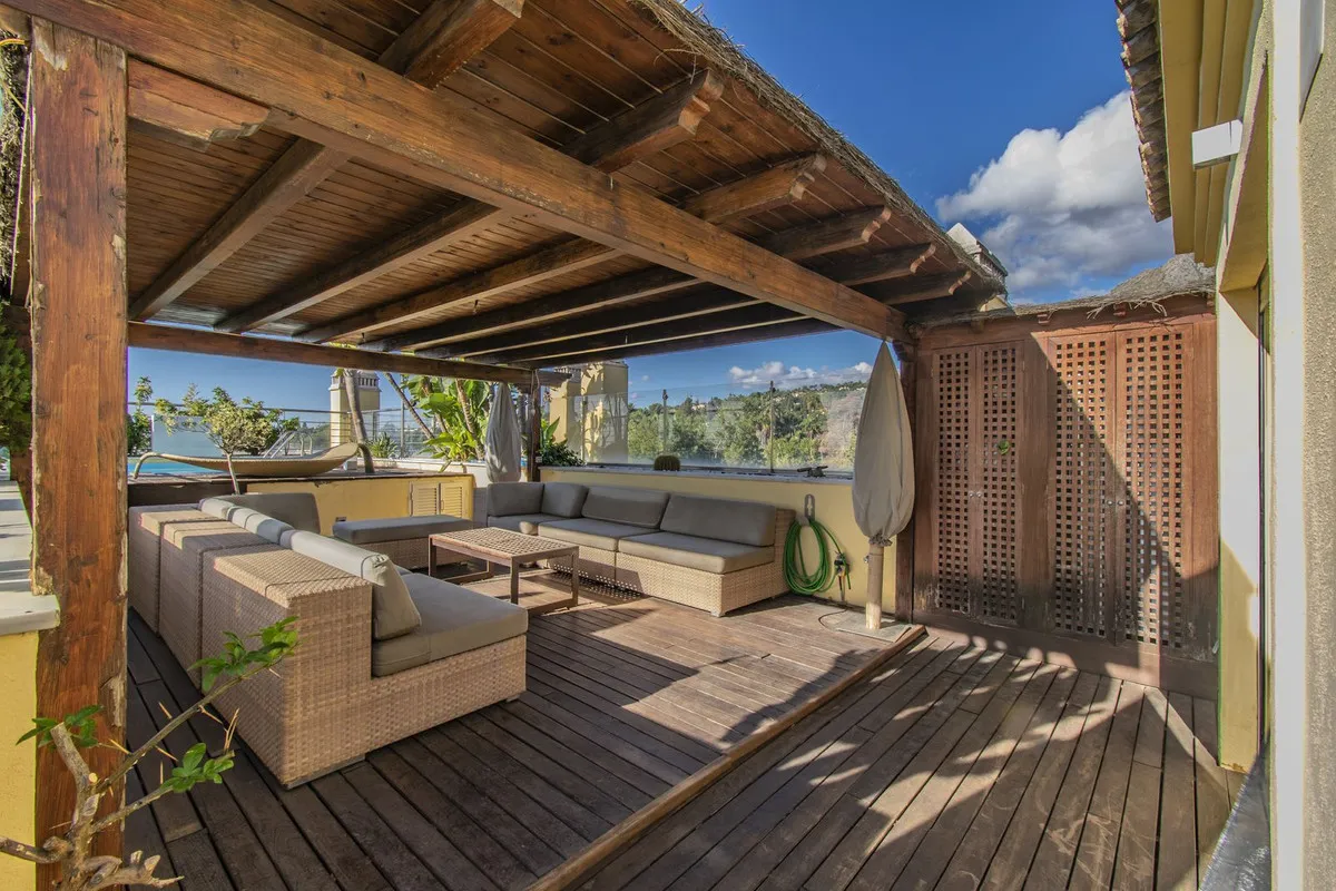 893e0b17-f4fe-4edc-ae11-de4f16c1760a