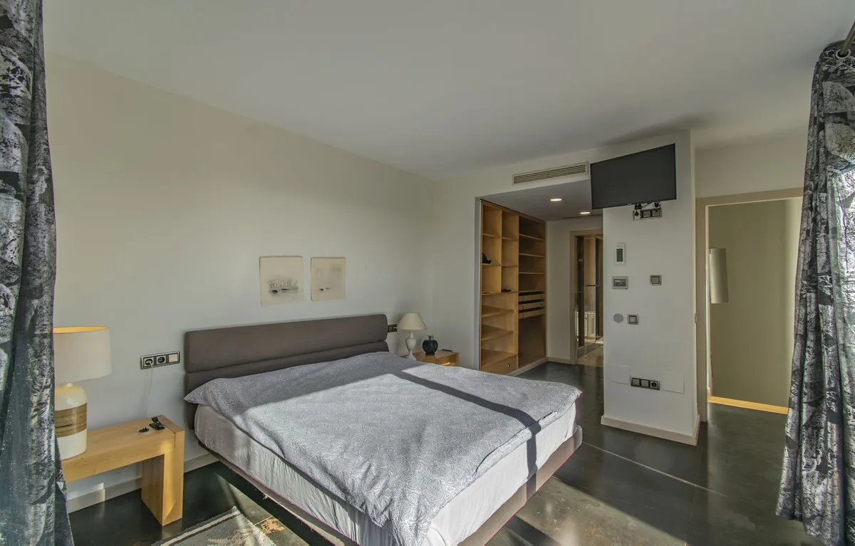 ca3877c1-6ff7-4f6b-8796-1166ca471d12