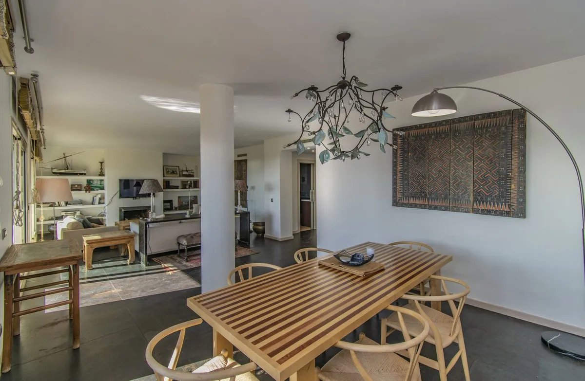 f937921f-c6b8-45e7-9510-e4c4627592de