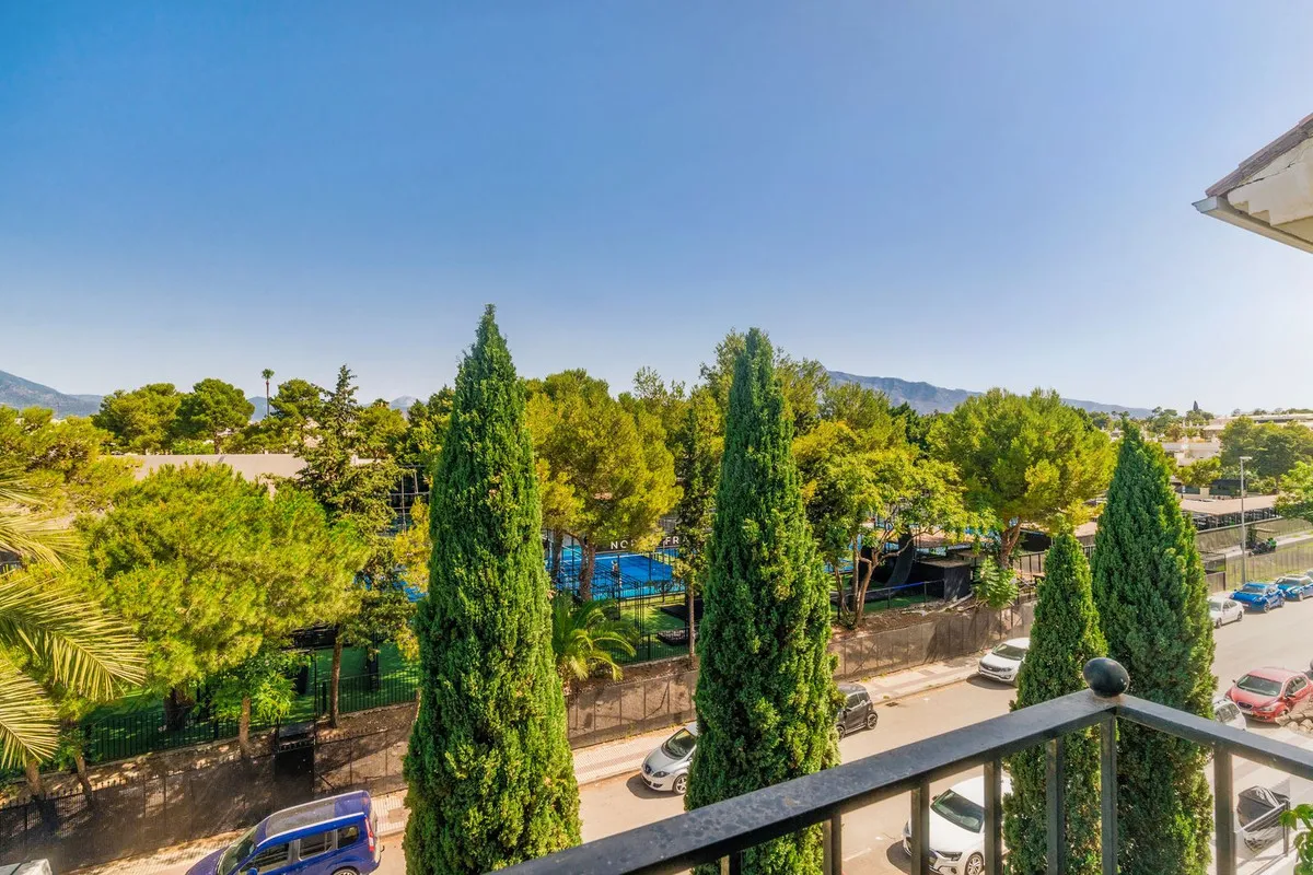 e32d0a90-79fa-4a1b-9fd6-46fed0f7b553