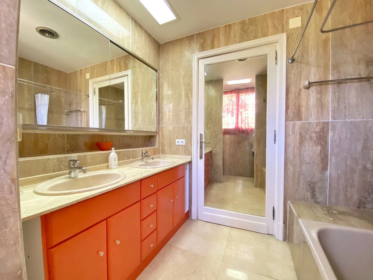 fb27e397-c5f0-4b35-b808-2658cc8672d2