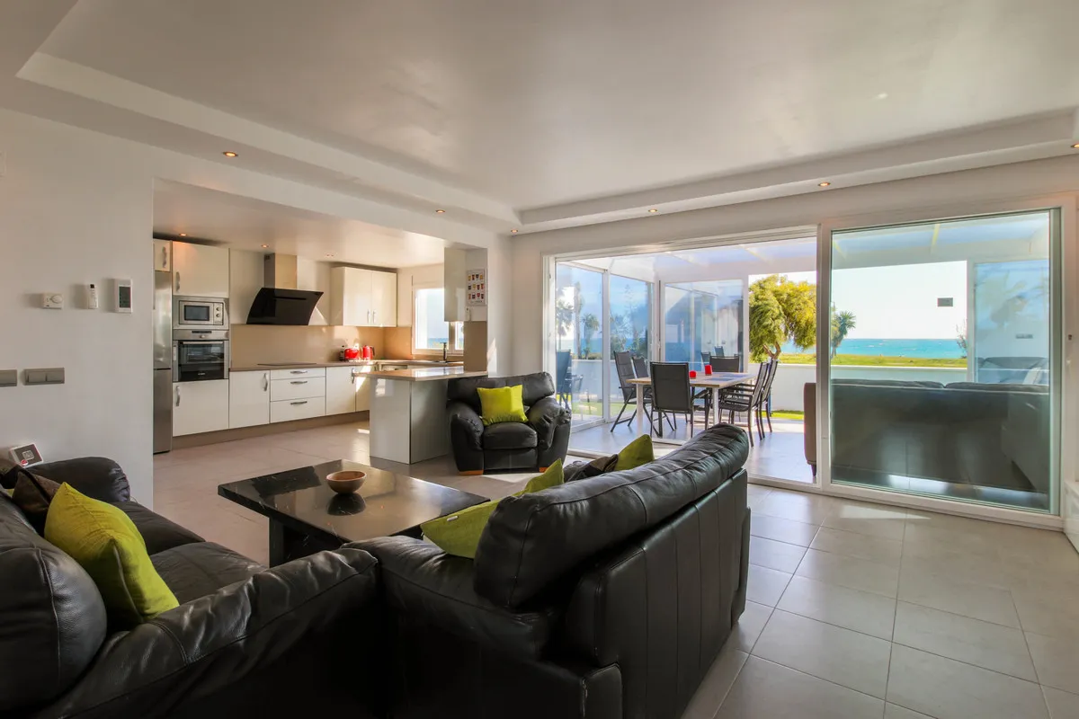 30f470f4-ebfd-47f3-8fa5-bf2c1f650030