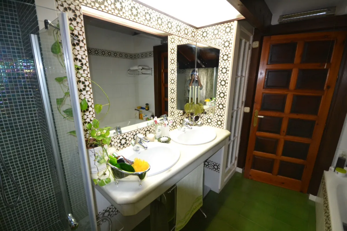 477df1dc-62b5-420e-a749-b25ffd0588ea