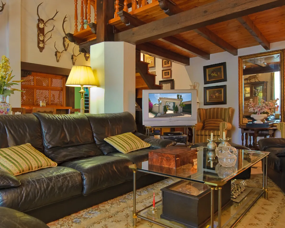 f6516786-93ab-4a45-8100-7612127a93e4