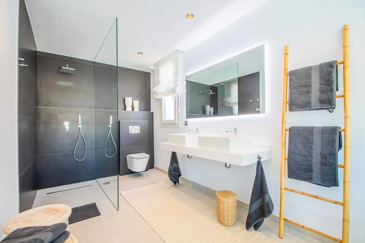 12c5956c-273e-4ad6-ba61-8821027e44a0